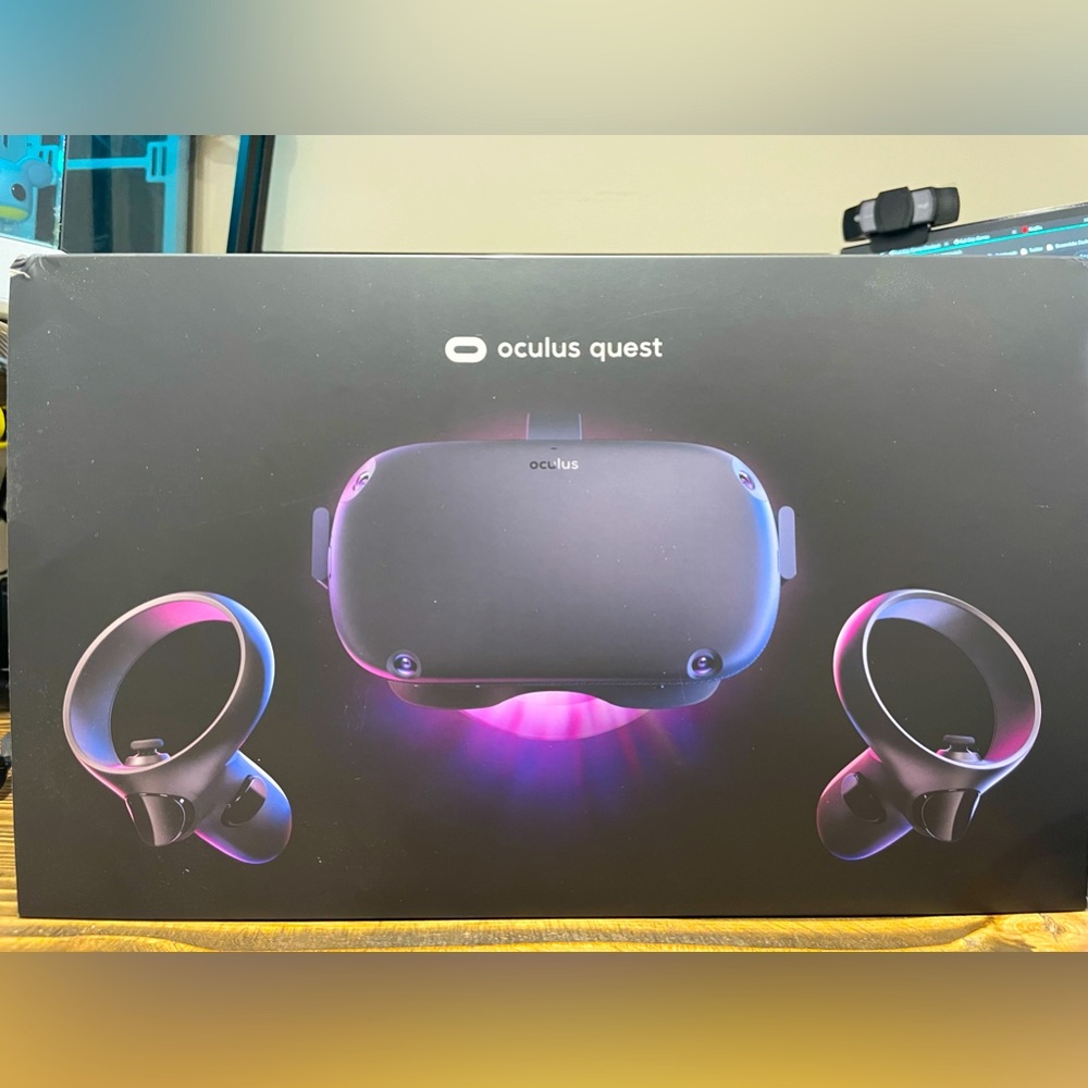 Oculus Quest 128 Gigabytes and Travel Case